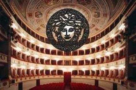 teatro vetra versace|Moda, apre il Versace teatro a Milano.